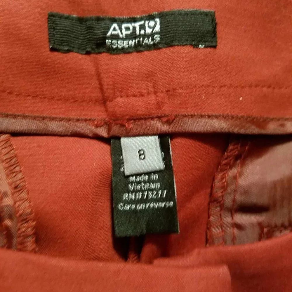 Apt 9 Rust Shorts size 8 - Picture 3 of 12